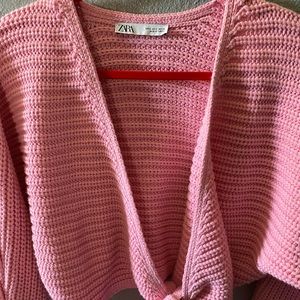 Medium knit, front tie sweater